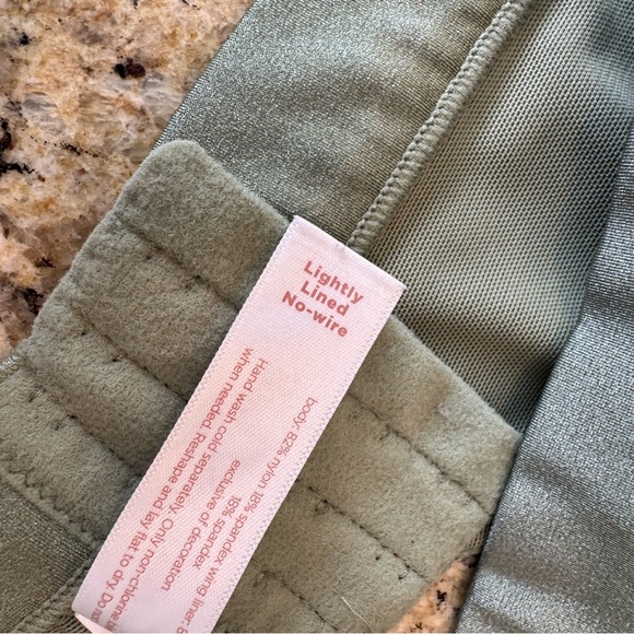 Cacique Lane Bryant Green Seamless Bra Wide Straps lightly lined no wire 42DDD - Picture 3 of 3